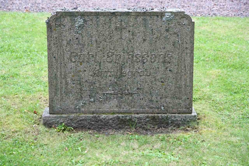 Grave number: F G B   208-209
