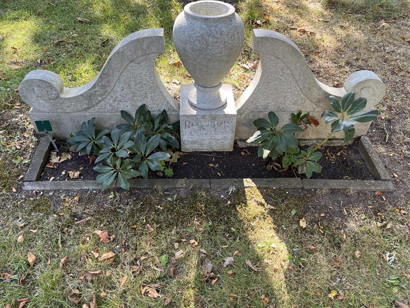 Grave number: Ö 06    47.A-B