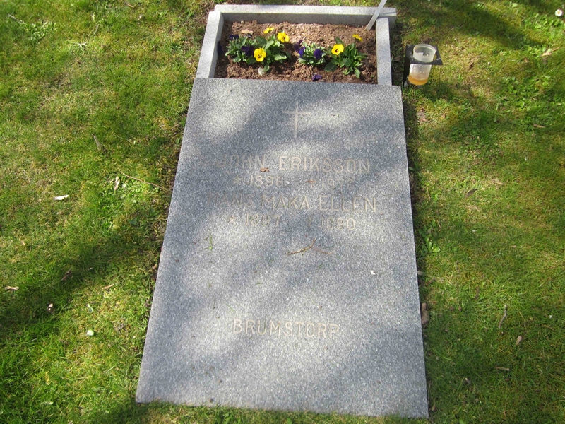 Grave number: 04 F   57, 58
