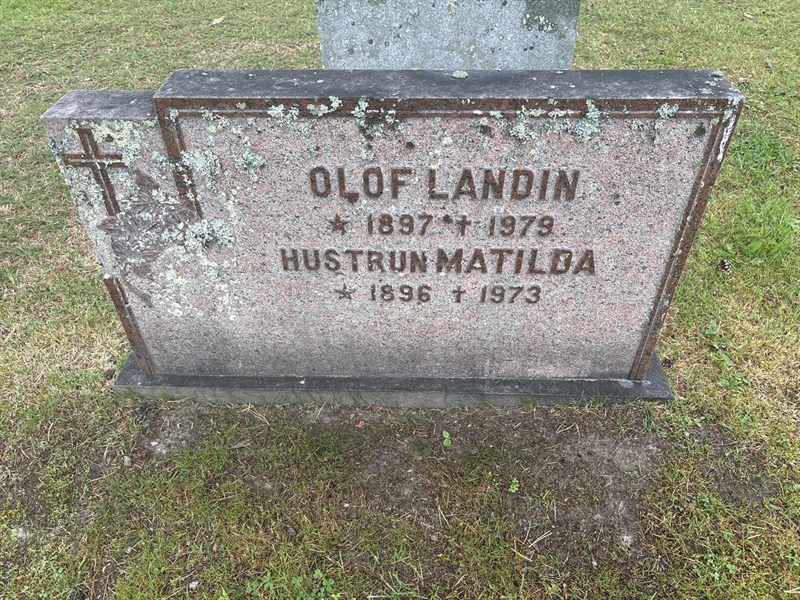 Grave number: 002 1   204