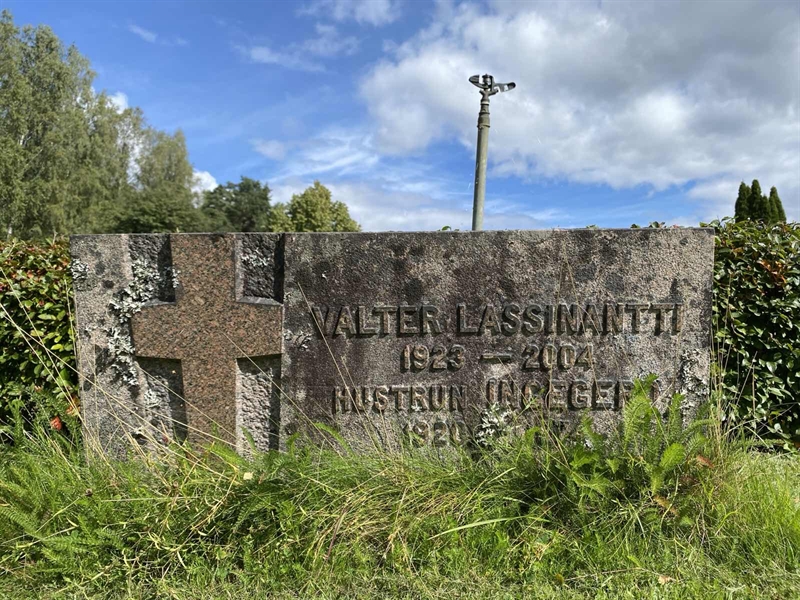 Grave number: 1 18 39, 40