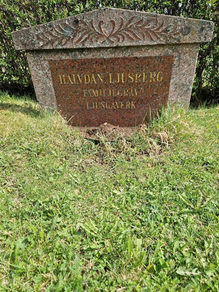 Grave number: 501 09 1359-1361