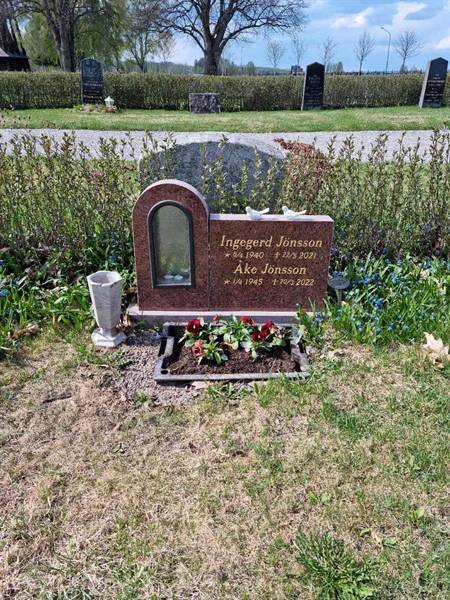 Grave number: D G 3   392