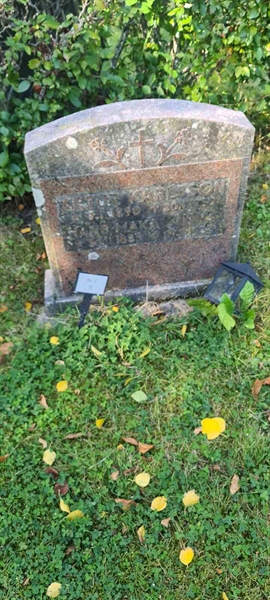 Grave number: M C   11