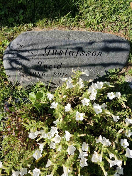 Grave number: AK D  6235