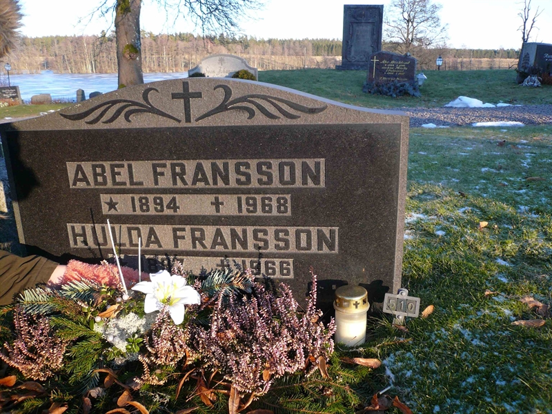 Grave number: B G  510, 511